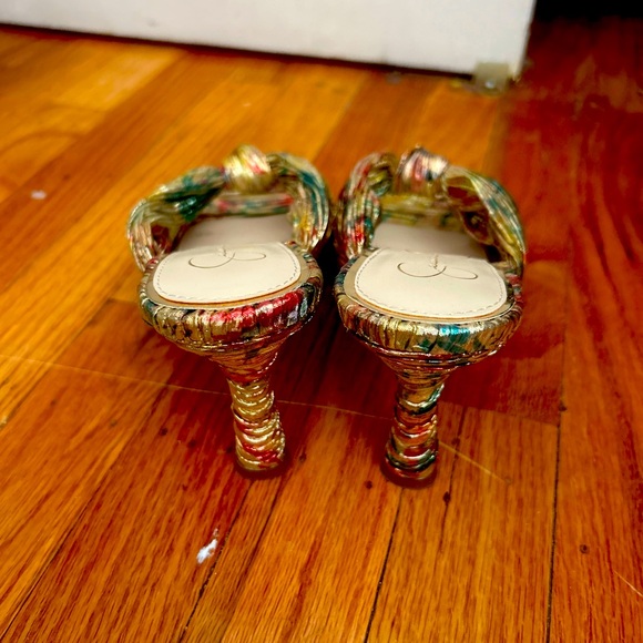 Metallic Gold with multi color heels - Picture 3 of 4